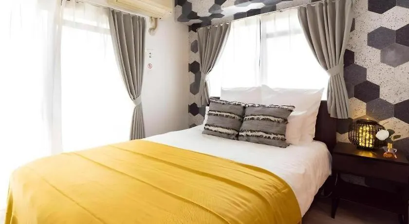 Bijou Suites Pine Brook 405 Ōsaka 2*,