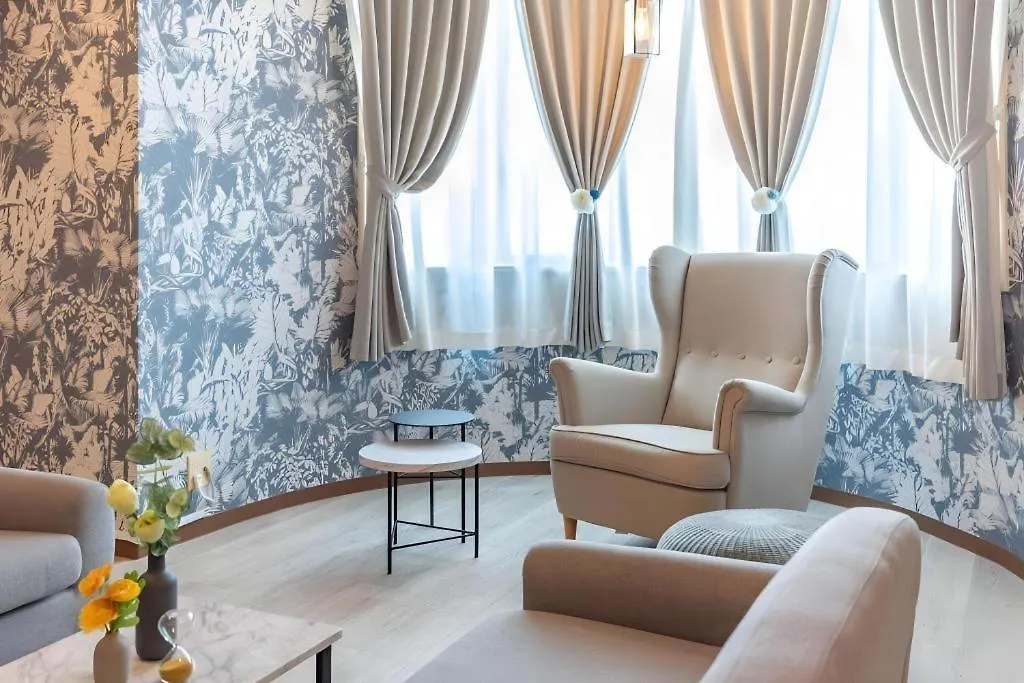 Bijou Suites Pine Brook 405 Ōsaka 2*,  Japon